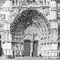 「崩れゆく世界/ ナント・サンピエール大聖堂」Nantes Cathedral -Series of "Collapsing World" (2016) *algorithmic programming by Michael Casey Rehm右：「祈りの手前」