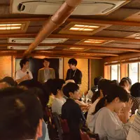 学生によるガイドの様子