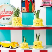 スマイリーパイナップルケーキ