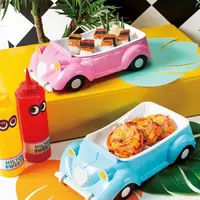 スパムにぎり（写真奥）／パイナップルとハムのピザ（写真手前）
