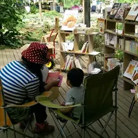 親子でゆっくり本にふれませんか？（イメージ）