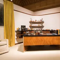 ウォルト・ディズニーが在りし日に使用した 仕事場を細部にわたって再現©Disney