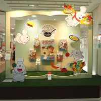エスカレーター正面のVPステージ