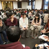 前のめりで議論する参加者（2017年2月京都）