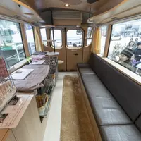 「ネコのバス」車内
