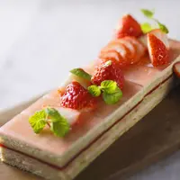 いちごとミントのケーキ