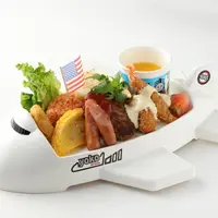 お子様ランチ　980円(税抜) お子様がワクワクするボリューム満点の人気メニュー