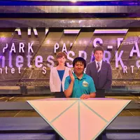 人気スポーツ番組「S-PARK」のセットを再現したフォトスポット