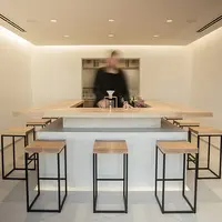 東京茶寮カウンター。当日はこのカウンター全面に植物が展示されます。