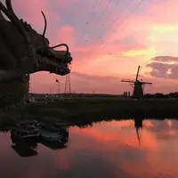 印旛沼に沈む夕陽に映えるふるさと広場