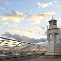 夕暮れの灯台の様子