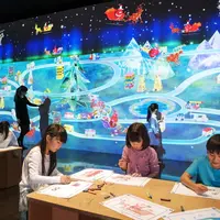 お絵かきクリスマス / Sketch Christmas teamLab, 2014-, Interactive Digital Installation, Sound: Hideaki Takahashi, teamLab