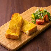 【ごと芋トースト】 モーニングでもランチにも。 サラダも楽しめる