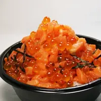 とろサーモンといくらの親子丼/北海道