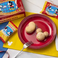 ミッキーマウス／パンケーキサンド「見ぃつけたっ」（c）Disney