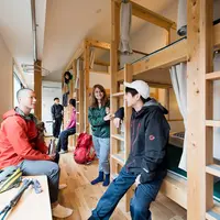 10人ドミトリールームの様子。男女は可能な限りゾーン分けに配慮している
