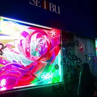 明治通り沿いウインドー（ネオン管） イメージ