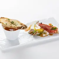 ＜オードブル＞魚介のスープとパスタのパエリア