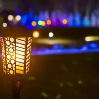 五感の“デトックス”をテーマにした光と音のショーステージ