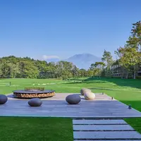 雄大な浅間山を望むグリーンフィールド