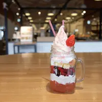 ストロベリーパフェ イメージ