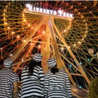 夜のゾンビ遊園地からの脱出