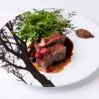 鴨ムネ肉のロースト～3種のベリーソース～