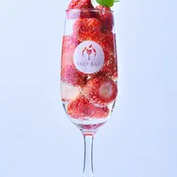いちごがたっぷり入ったスパークリングワイン！