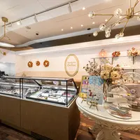 Madame Dellucニューオータニ店