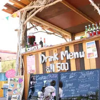 様々な飲食ブースが出店する！