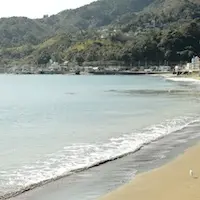 全長1kmの浜が続く宇佐美の海