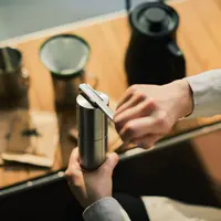お部屋にコーヒー豆・ミル・ドリッパーのセットを設置