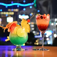 （左）サザン オーシャン（右）ベリー・レディー