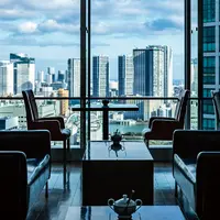 THE BARにてウェルカムドリンクで出迎え