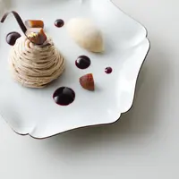 洋梨とヴァローナチョコレートのムース プラリネアイスクリーム