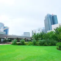 「日本橋庭園」として改装された日本橋三越本店の本館屋上