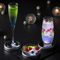 バー「2000」 Emerald Smile 1,980円（左）／Sunshine Smile  2,200円（右） ※サービス料別