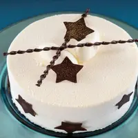 （左）星空のスパークルシャワーロールケーキ （中）クレームダンジュ スターチョコレート （右）ブリティッシュプティングプラネタリウム～Dome by the Dome～ イメージ
