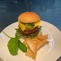 DAIZミートハンバーガー かんぴょうチップ添え