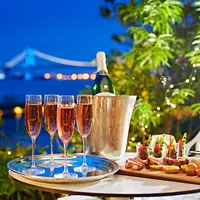 ディナーは東京湾の夜景を堪能