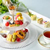 “地産地消”をテーマとしたアフタヌーンティー。「こゆるぎ紅茶」のウェルカムティーを楽しんで。 イメージ