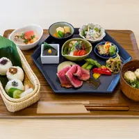 「玄武洞かご手まりむすび膳」“但馬牛”と“季節の地元食材”