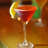 インクの色を再現したカクテル