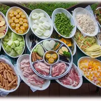 バーベキュー食べ放題　大人：2,500円　小人：2,200円