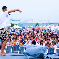 多数のゲストが会場を盛り上げます