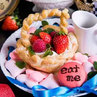 【古城】「アリスのストロベリーバスケット」880円