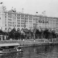 浅草雷門駅（東武ビルディング）全景　1931年撮影東武博物館提供）
