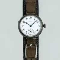 腕時計「ローレル」1913年発売（セイコーミュージアム提供）