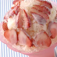 「台湾かき氷 イチゴ」 700円（税抜）