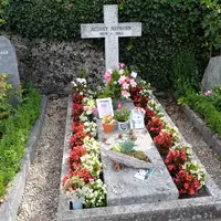 Audrey Hepburn Cemetaryの写真・動画_image_189998